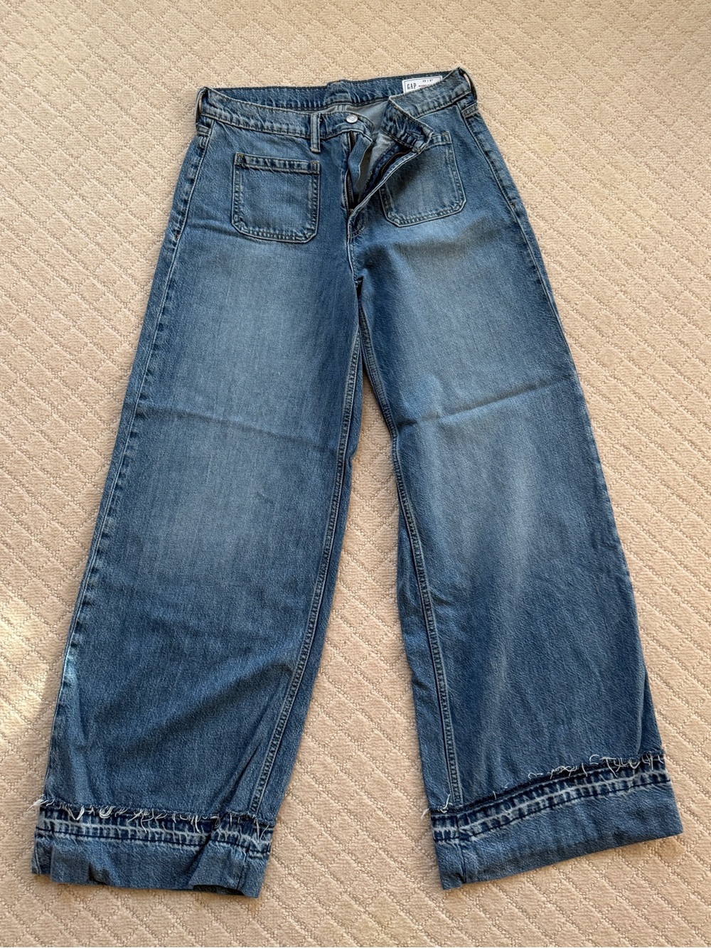 GAP baggy mid rise jean, size 29 (Tall)